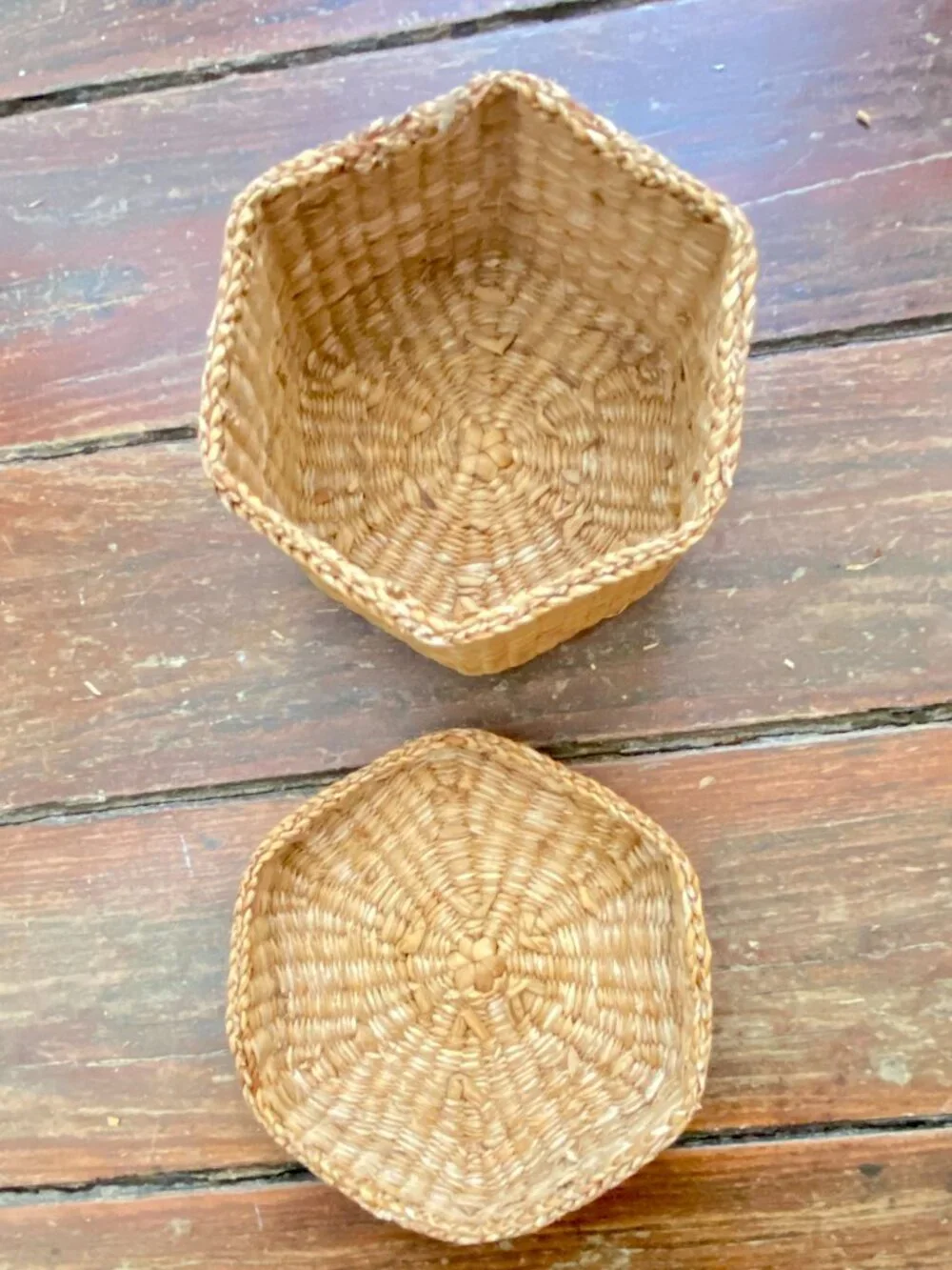 Nesting Natural Sweet Grass Woven Hexagon Baskets Set of 4 w/Lids Cottagecore